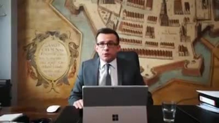 24109409_1469480346505085_8111388326562365440_n.mp4