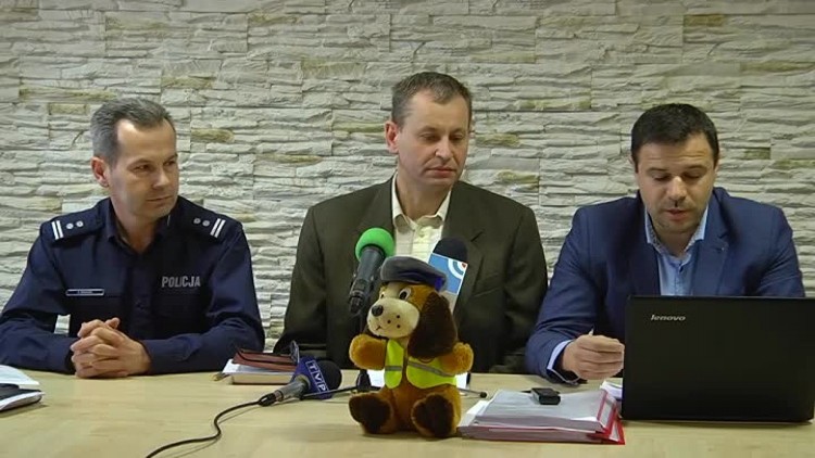 konferencja_bezpieczne_przejscia.mp4