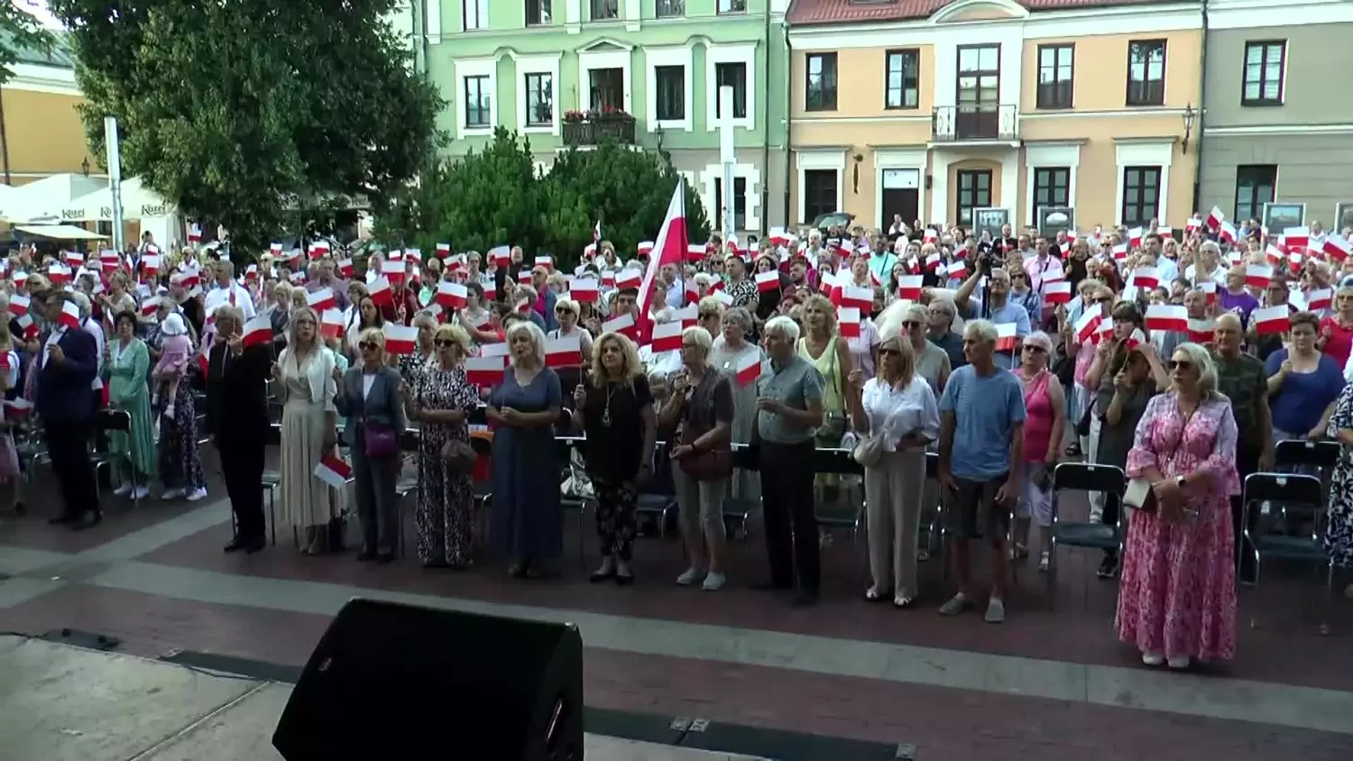 powstanie-warszawskie-spiewanie.mp4