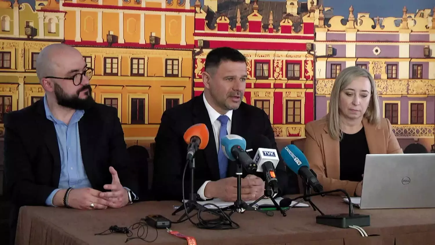 nowe-logo-zamscia.mp4